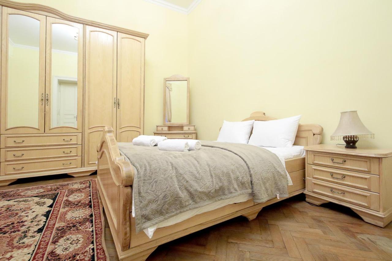 Pro Apartments 12213 Lviv Bagian luar foto