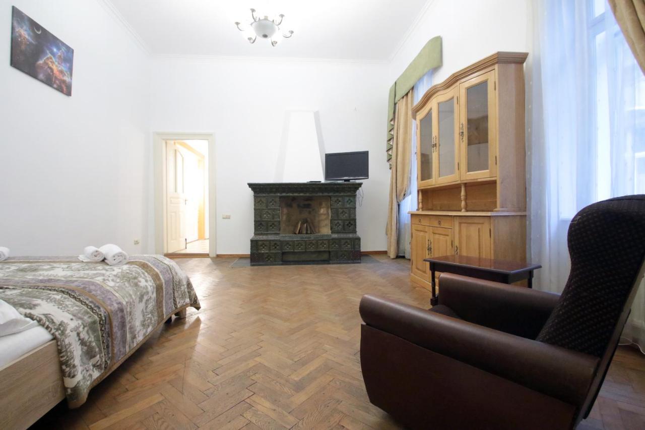 Pro Apartments 12213 Lviv Bagian luar foto