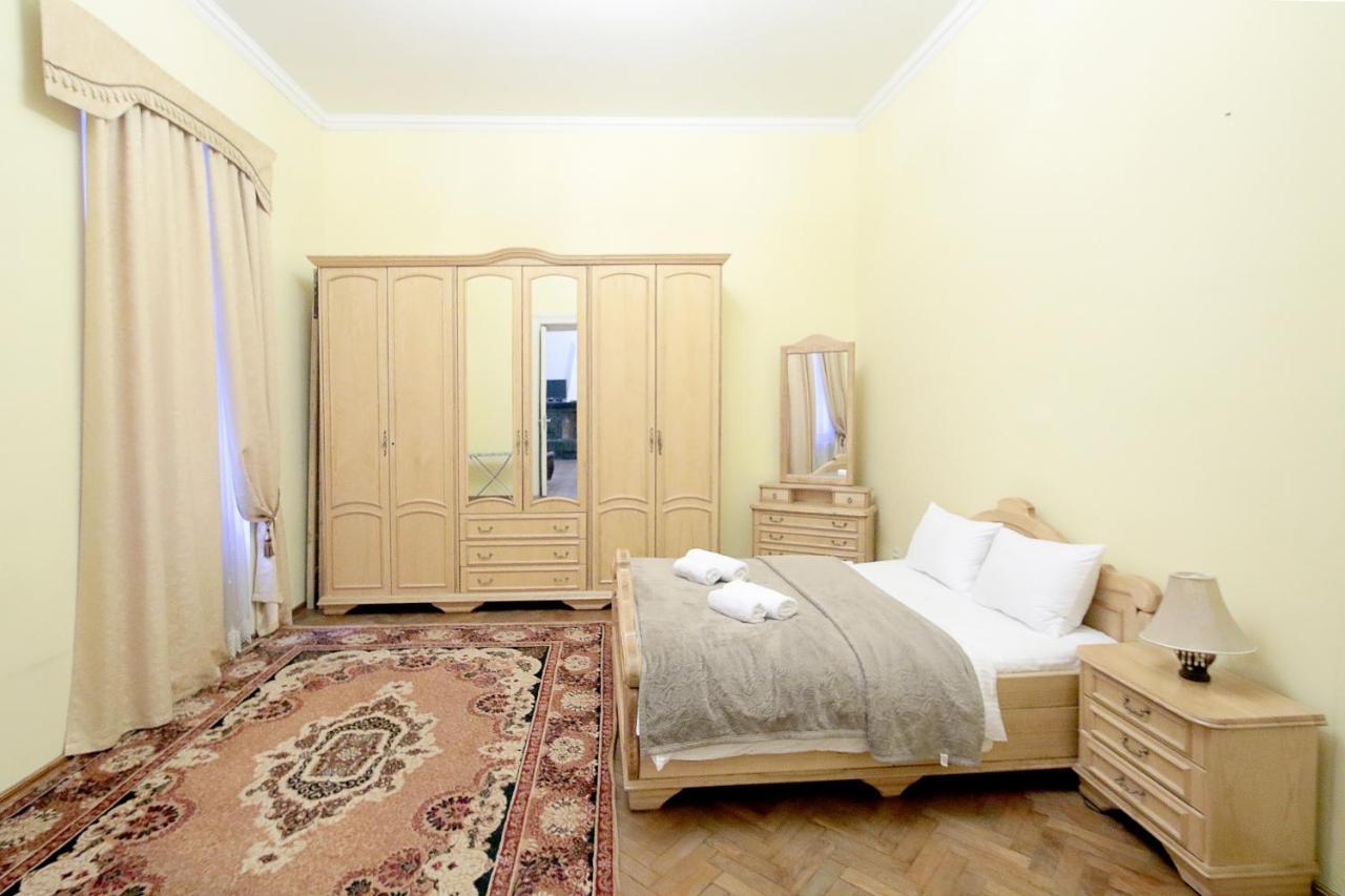 Pro Apartments 12213 Lviv Bagian luar foto