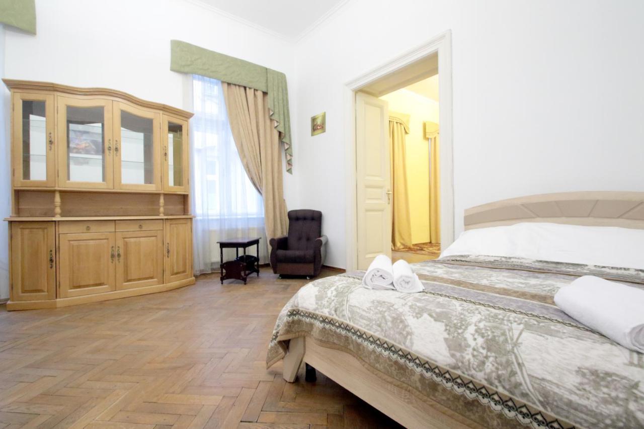 Pro Apartments 12213 Lviv Bagian luar foto