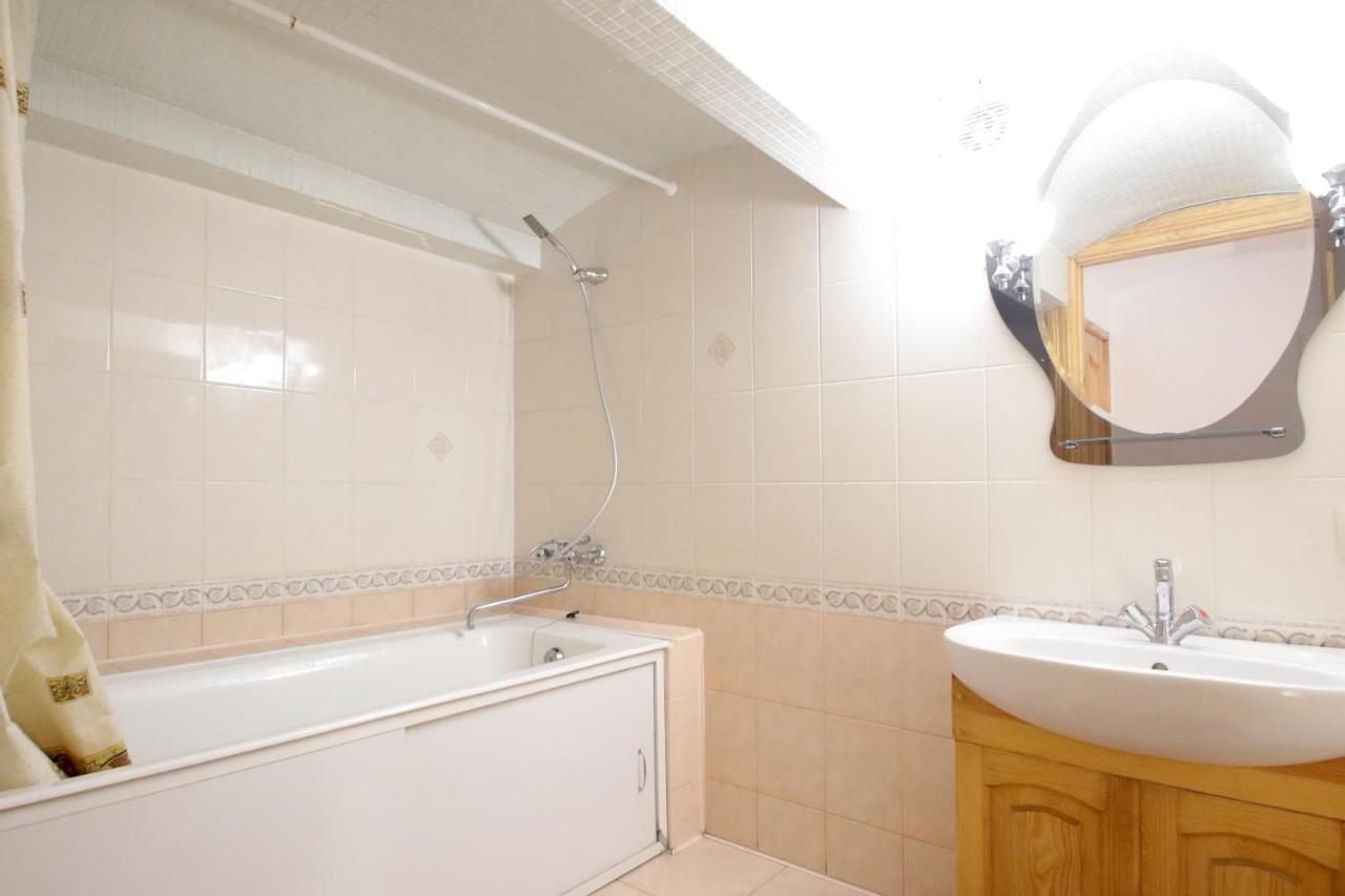 Pro Apartments 12213 Lviv Bagian luar foto