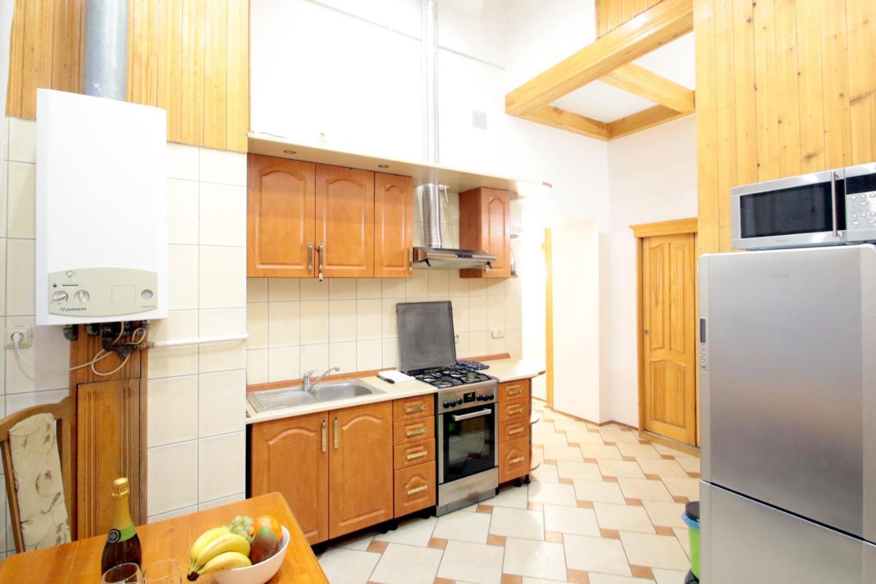 Pro Apartments 12213 Lviv Bagian luar foto